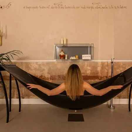 Poesis Experience 4*