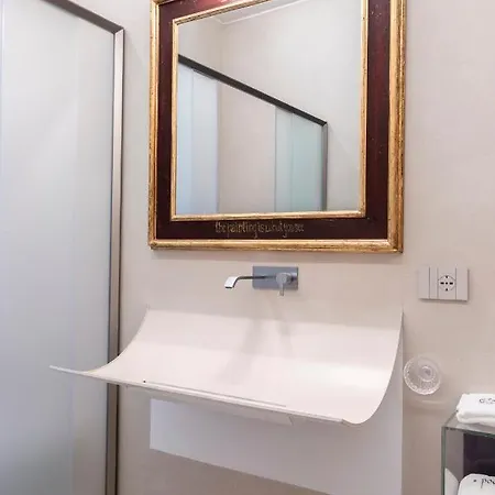 Poesis Experience 5*