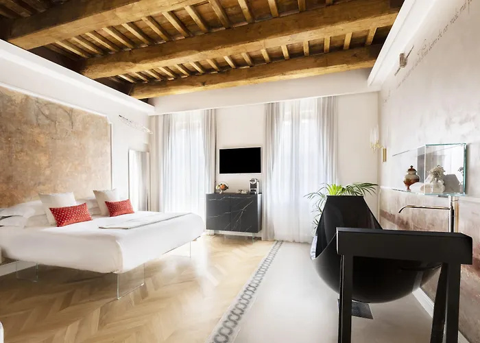 Poesis Experience 4* Roma