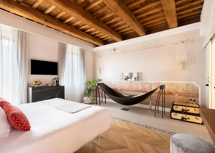 Poesis Experience 4* Roma