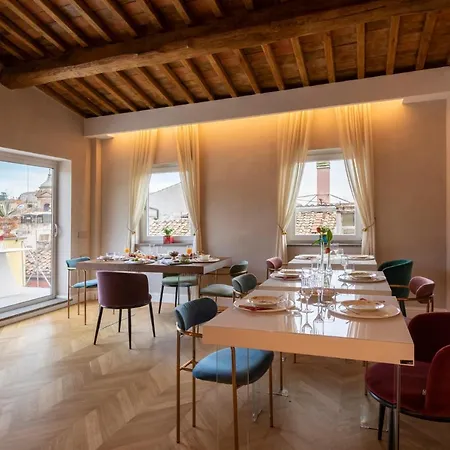 Poesis Experience 4*